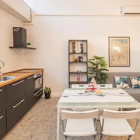 Blu Mare Loft - 1 Min Dal Mare - Parcheggio Privato -wifi Apartmán Rimini